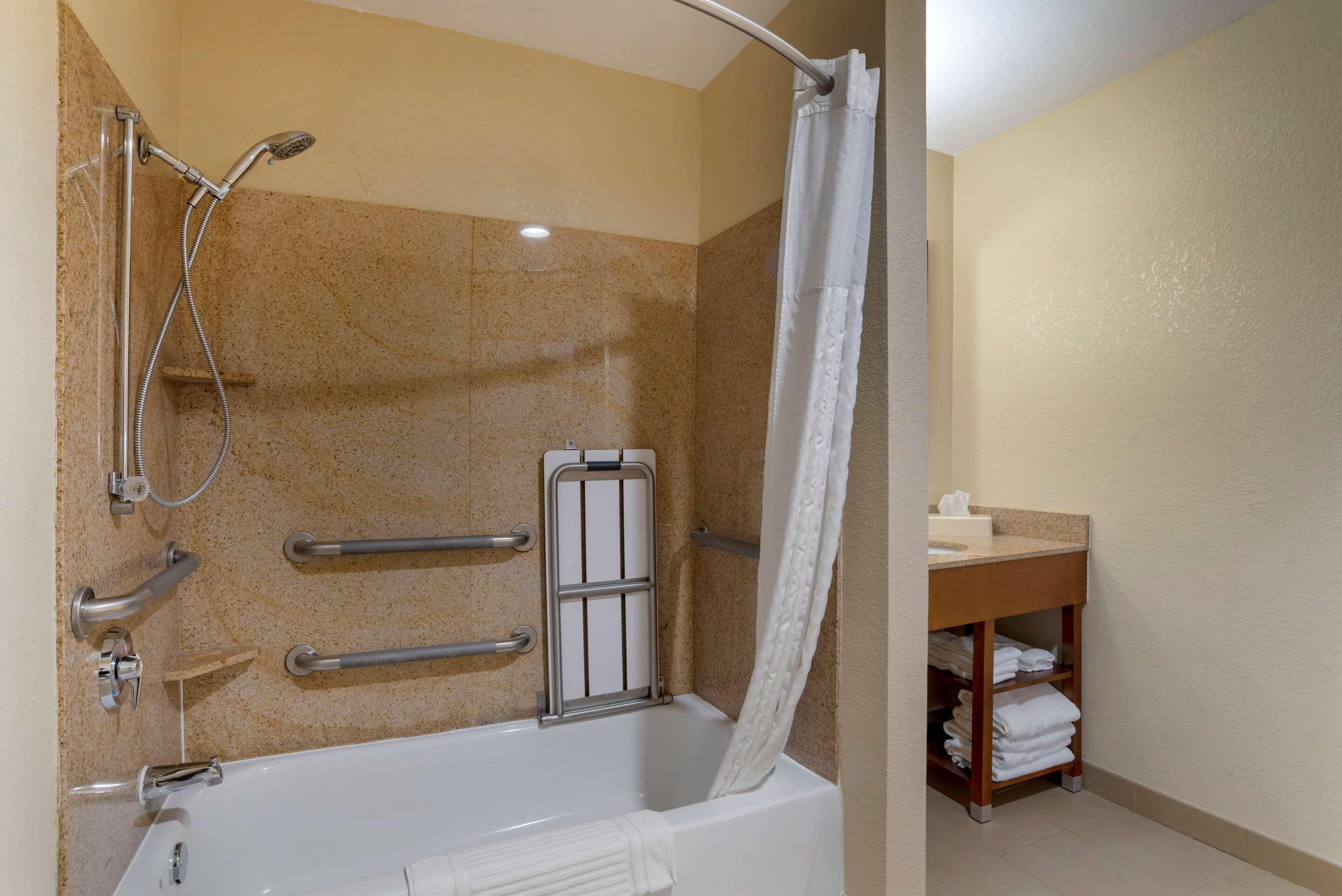 Comfort Suites Oxford I-20 Exit 188 מראה חיצוני תמונה