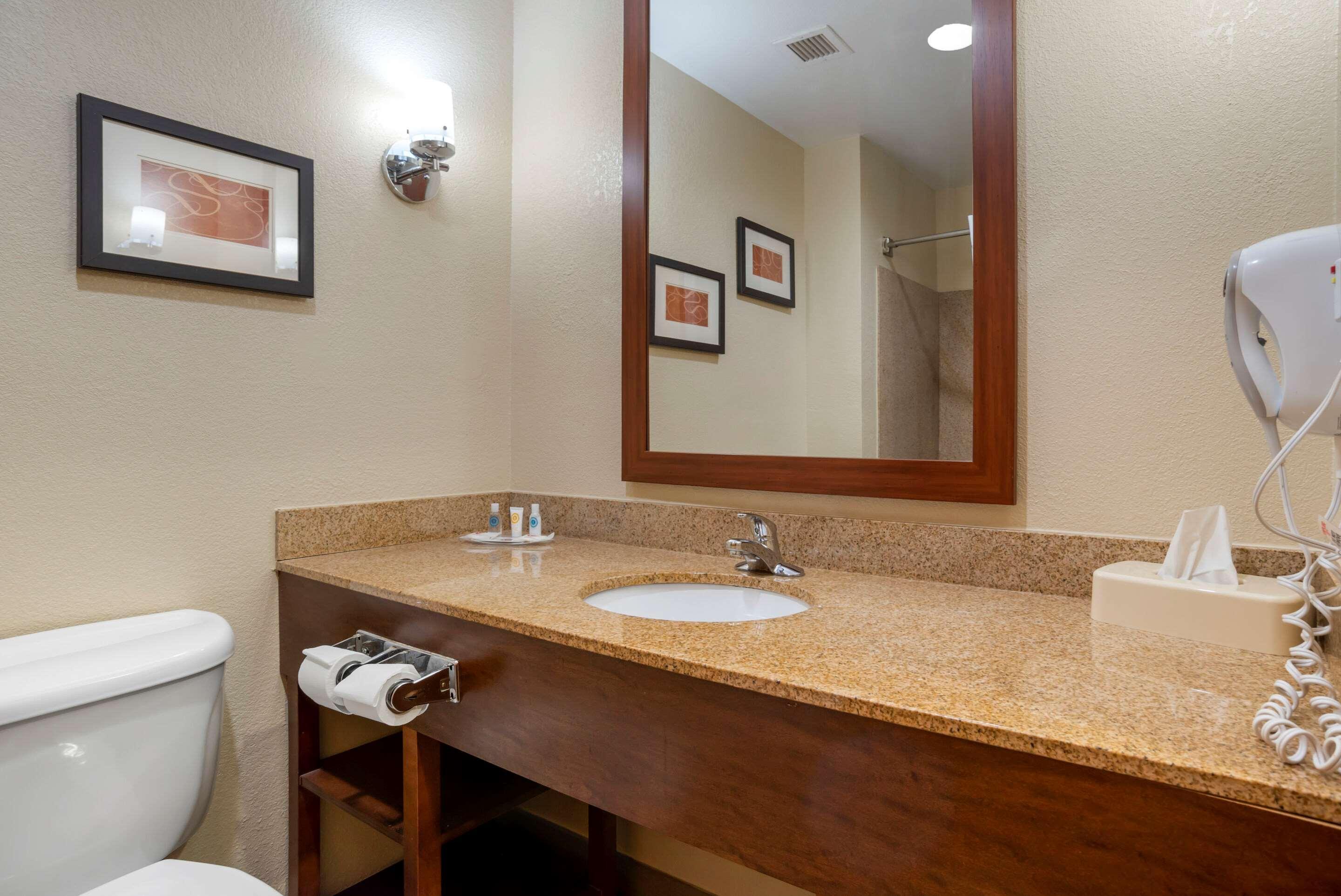 Comfort Suites Oxford I-20 Exit 188 מראה חיצוני תמונה