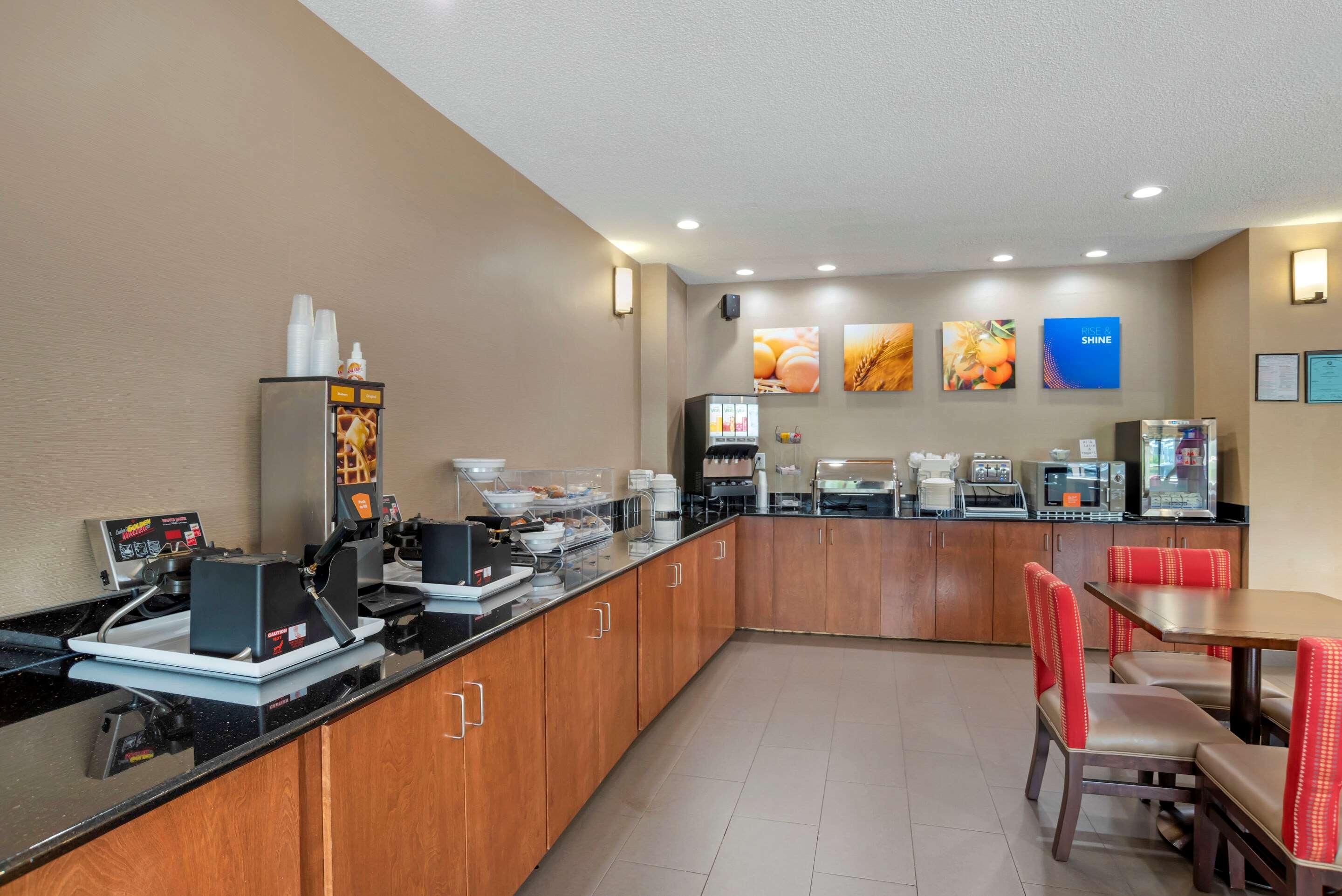 Comfort Suites Oxford I-20 Exit 188 מראה חיצוני תמונה